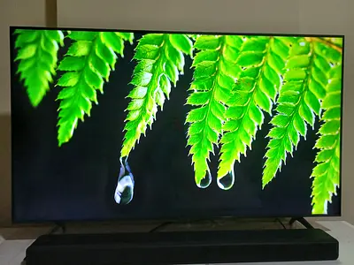 SAMSUNG SMART TV (EXCELLENT CONDITION)