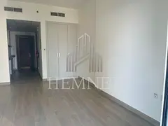 Front View Studio | Excellent Location | Vacant