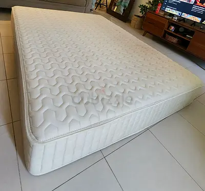 Queen size mattress in good condition - firm support