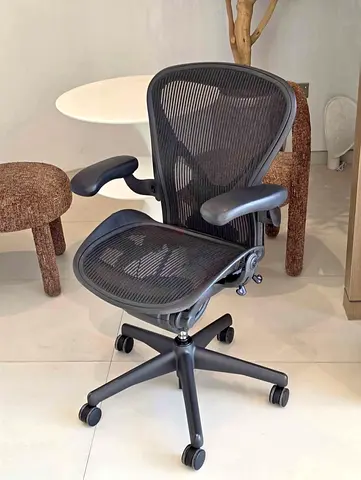 Herman Miller Aeron Classic Chair fully loaded Size A, B and C