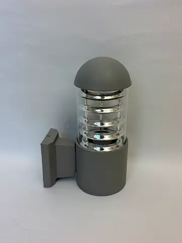 VINTAGE OUT DOOR LIGHT