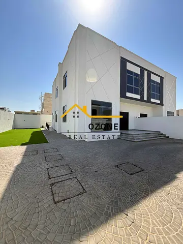 Brand New 5 bedrooms\^All Master Rooms\^Wardrobes\^Maid Room