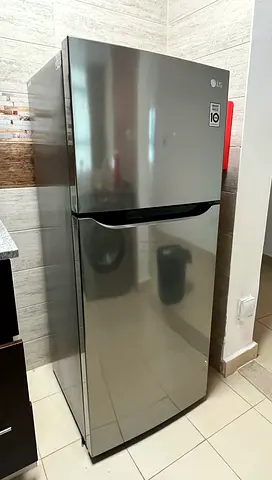 LG Top Freezer Refrigerator - Silver, Good Condition