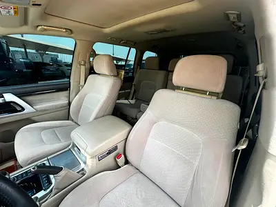 2019 Toyota LAND CRUISER 照片 8