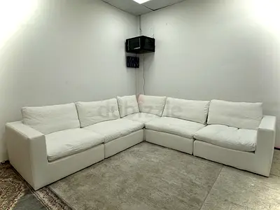 Perfect condition ws living cloud couch