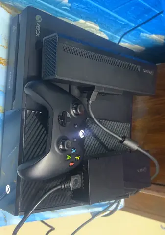 Xbox One Console Bundle with Kinect Sensor and Controller
