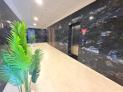 One bedroom and living room, master suite, second occupancy, one month free, large area, payment facilities, parking under the building