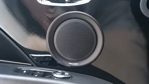 2017 Aston Martin DB11 照片 19