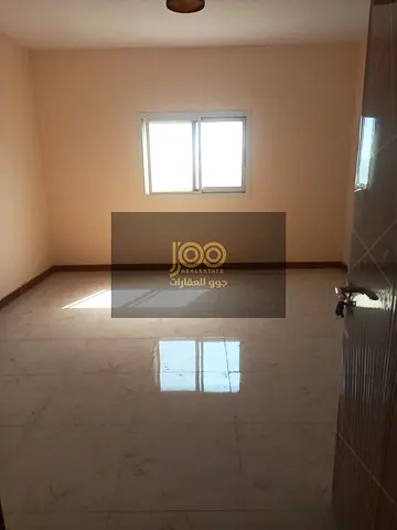 مناسب للسكن العائلي تتميز تصميم داخلي عملي يوفر الراحة والخصوصية اول ساكن