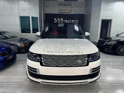 Land Rover Range Rover Vogue SE Supercharged 2016 | GCC Specs | Pristine Condition
