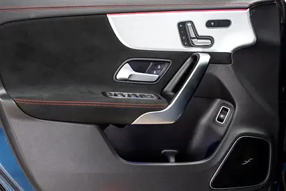 2021 Mercedes-BENZ CLA — миниатюра 7