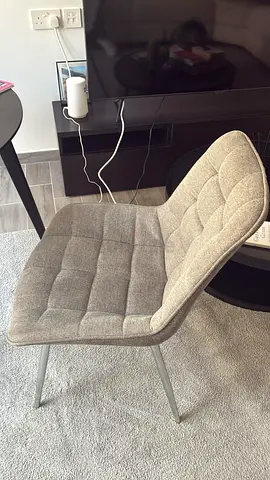 4 Chairs