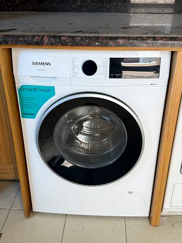 Siemens front-load washing machine - good condition, 7kg (built-in space)