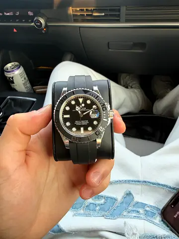 (Urgent sel) Rolex Yacht-Master 42MM black dial and rubber strap no box or warranty card