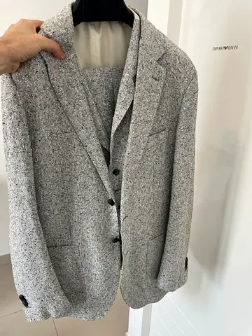 SUITSUPPLY MEN SUIT- Lightly Used, Excellent Condition