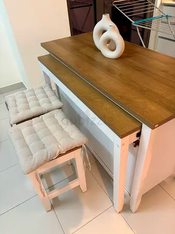 Compact wooden kitchen island with two stools - light oak top