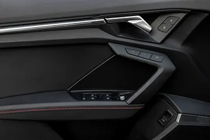 صورة 13 لـ 2023 AUDI S3