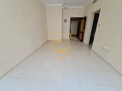 SPACIOUS 2 BEDROOMS APARTMENT WITH 2 BATH