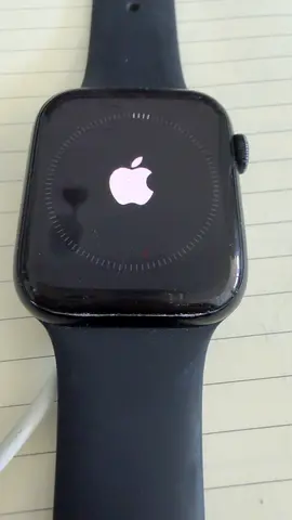 Apple Watch SE 44mm (used) - Black Sport Band
