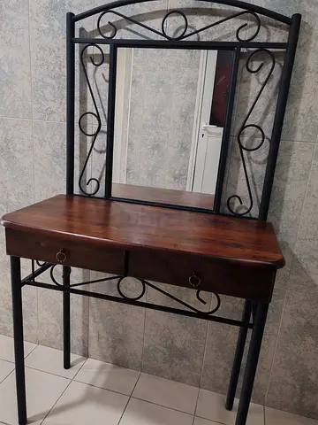 Draising table with mirror for sale