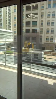 READY TO MOVE IN VERY VERY GOOD BIGGER SIZE 550 SQFT STUDIO/ROAD SIDE VIEW/RENT ONLY 40 K 1 CHK/44