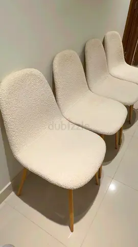 Set of 4 Modern Bouclé Dining Chairs with Wooden Legs - Cream