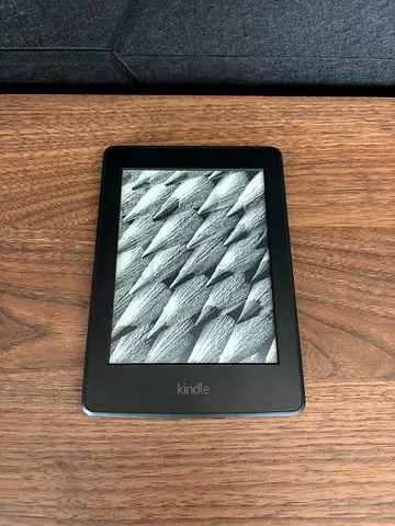 Amazon Kindle Paperwhite 7th Gen (300 PPI) + Protective Case