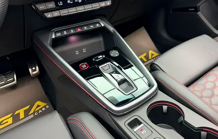 صورة 14 لـ 2025 AUDI RS3