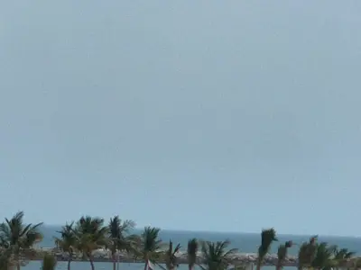 Beautiful studio apartment with a sea view and balcony, excellent view and layout, prime location and all-day service.