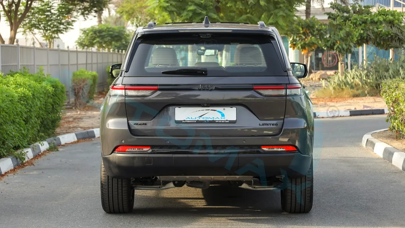 جيب جراند شيروكي 2025