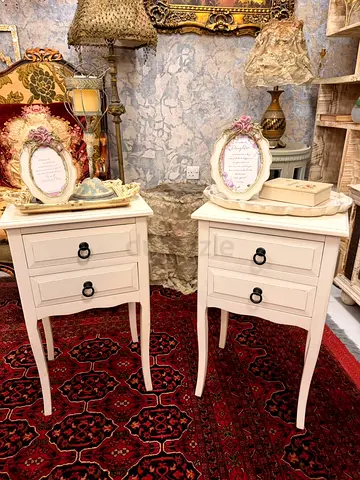 Pottery Barn Pair of vintage-style white bedside tables / nightstands