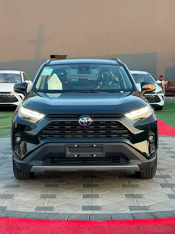 2025 Toyota RAV 4 — фото 2