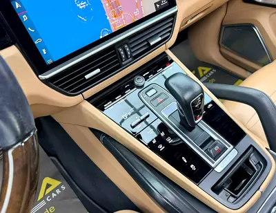 2018 Porsche CAYENNE — миниатюра 16