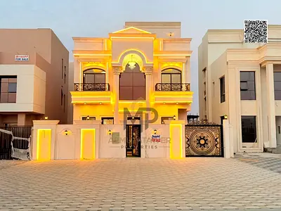 فيلا كلاسيكية فاخرة في الحليو 2 على شارع رئيسي، بارتداد أمامي 15 متر يمنحك خصوصية ومساحة إضافية، تضم 6 غرف نوم ومجلسًا وصالة ورووف، بتملك حر لجميع