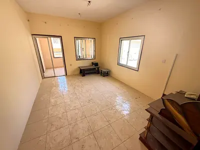 بناية كاملة للإيجار في البستان بعجمان مناسبة لسكن العمال بمداخل مستقلة ورووف كبير