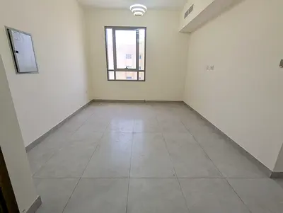BRAND NEW BUILDING READY TO MOVE JUST 40K NO DEPOSIT 2 WASHROOM EASY GO TO DUBAI