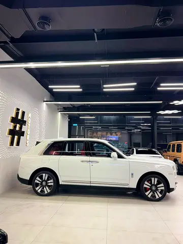 صورة 10 لـ 2021 ROLLS-ROYCE CULLINAN