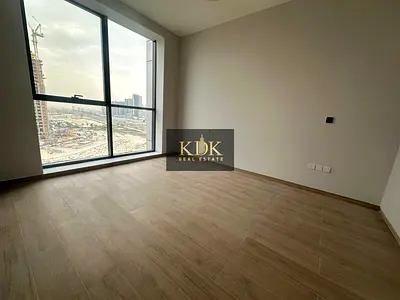 Modern 1BR Apartment | Century Tower | Balcony & City View