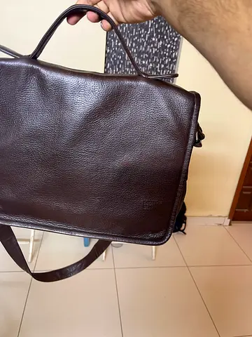 Brown 100% leather crossbody shoulder bag - good condition