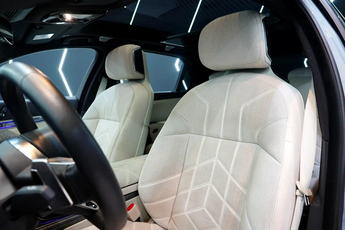 BMW 7-Series 2023