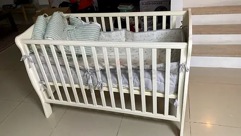 Baby crib