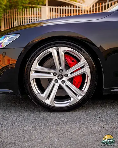 صورة 6 لـ 2021 AUDI S7