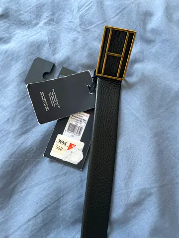 Tommy Hilfiger Mens black leather belt with gold rectangular buckle - new with tags-size fit 32-36