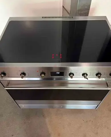 SMEG induction Cooker 90 cm freestanding