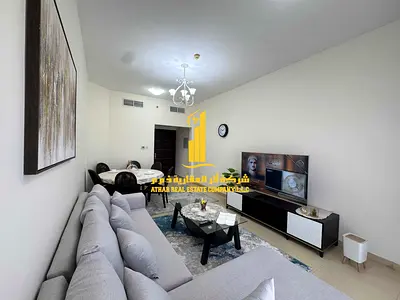 لراغبي الفخامة والتميز شقة فاخرة للايجار الشهري غرفتين وصالة باطلالة مفتوح مميزة مفروشة بالكامل باثاث فندقي راق جدا مع مطبخ مجهز بالكامل بأحدث الاجهزة