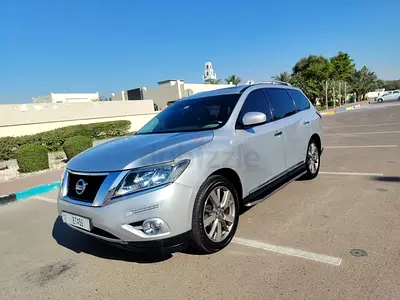 Nissan Pathfinder SV 2015 GCC Specs - Well Maintained Family SUV