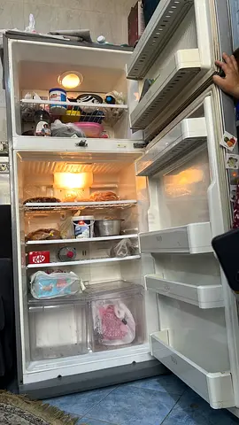 LG Large refrigerator with top freezer 600 L good condition