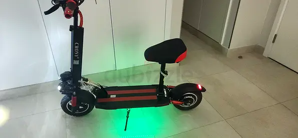 Crown electric scooter, foldable, dual suspension, Excellent condition