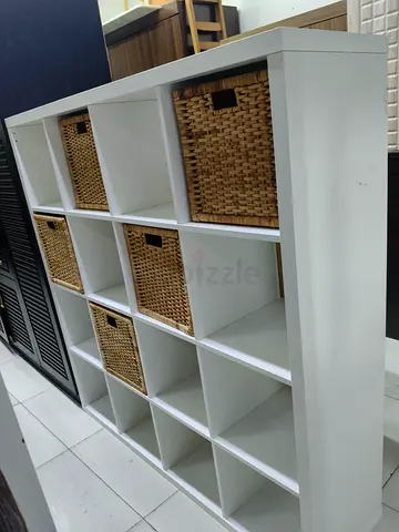 White 12-Cube Storage Shelf with Wicker Baskets