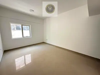 شقة واسعة ومميزةغرفتين نوم للإيجار تشمل شهراً مجانياً وتتميز بلكون خاصة وخزائن حائط وتقع في موقع استراتيجي قريب من جميع الخدمات والمرافق